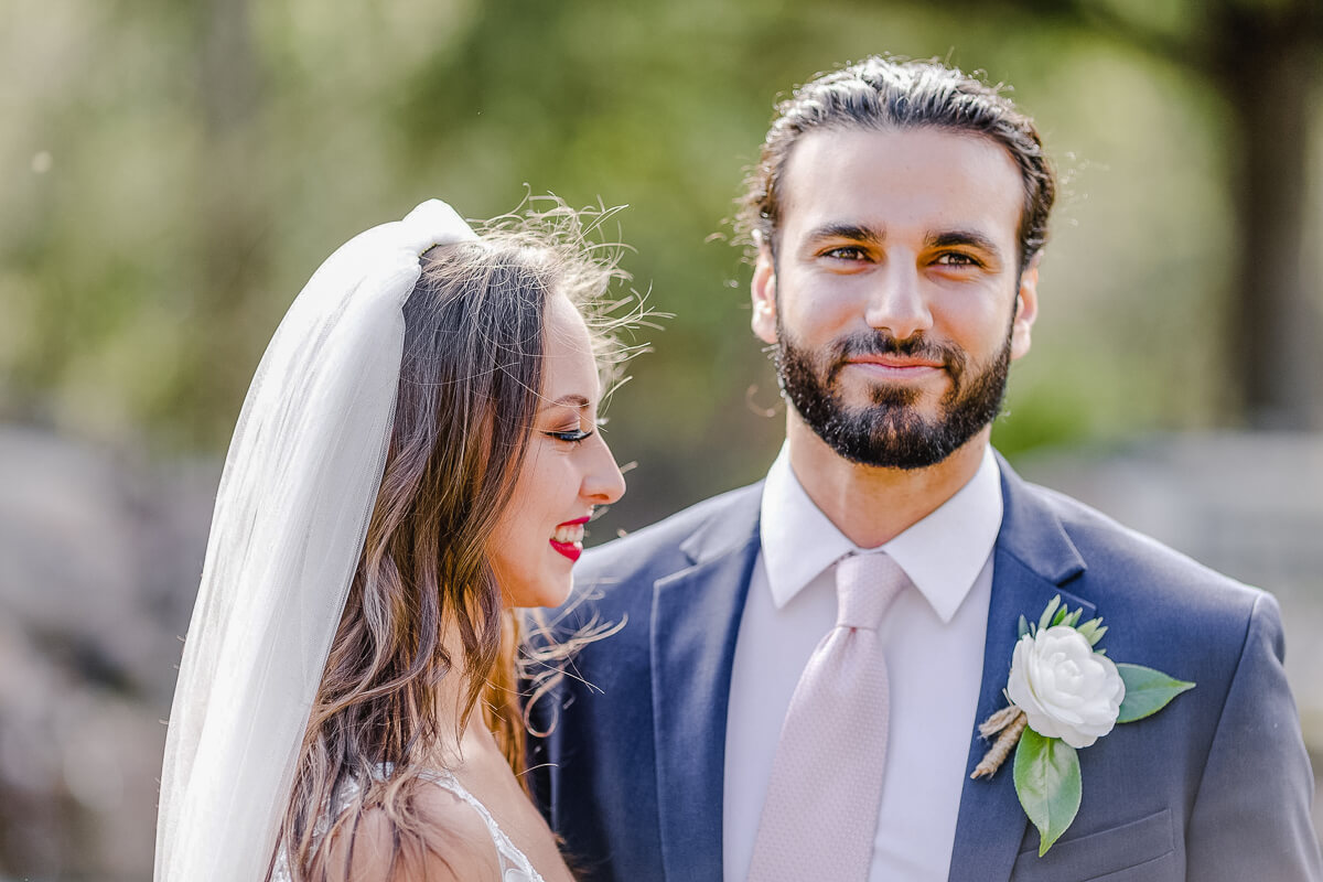 Bride and groom at Elliston Vineyards